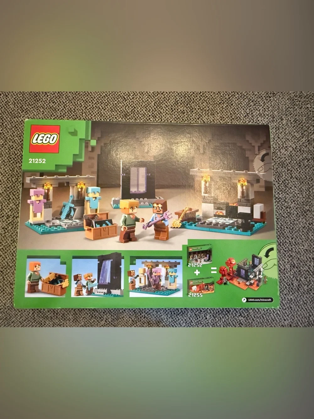 Lego Minecraft The Armory Building Set - Green, Purple, Blue